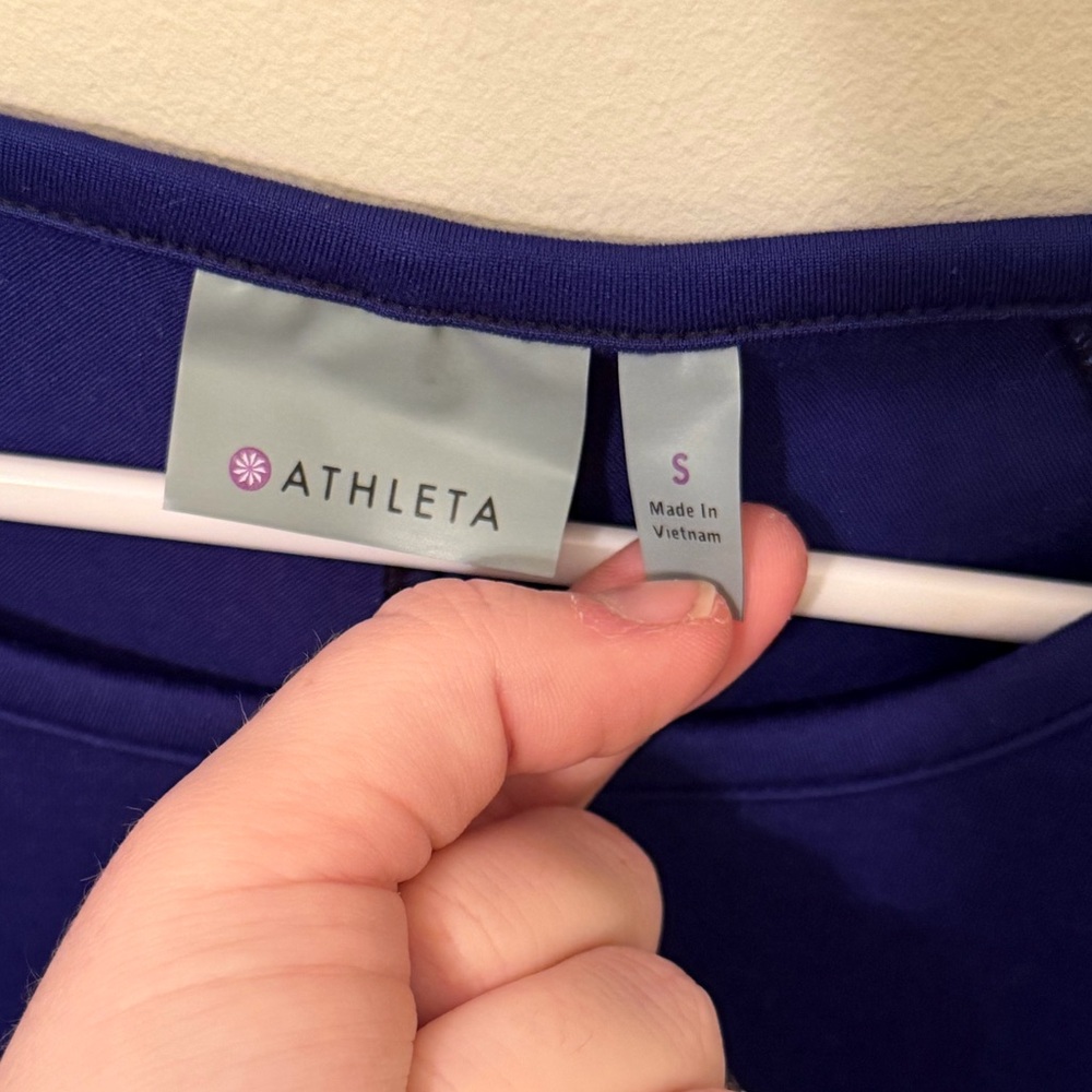 Athleta Pullover Performance Shirt Size Small - image 3